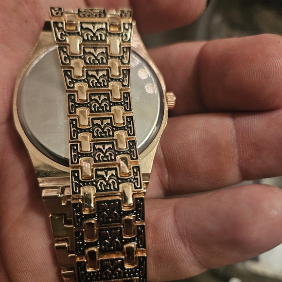 Watch - Picture 3 of 3